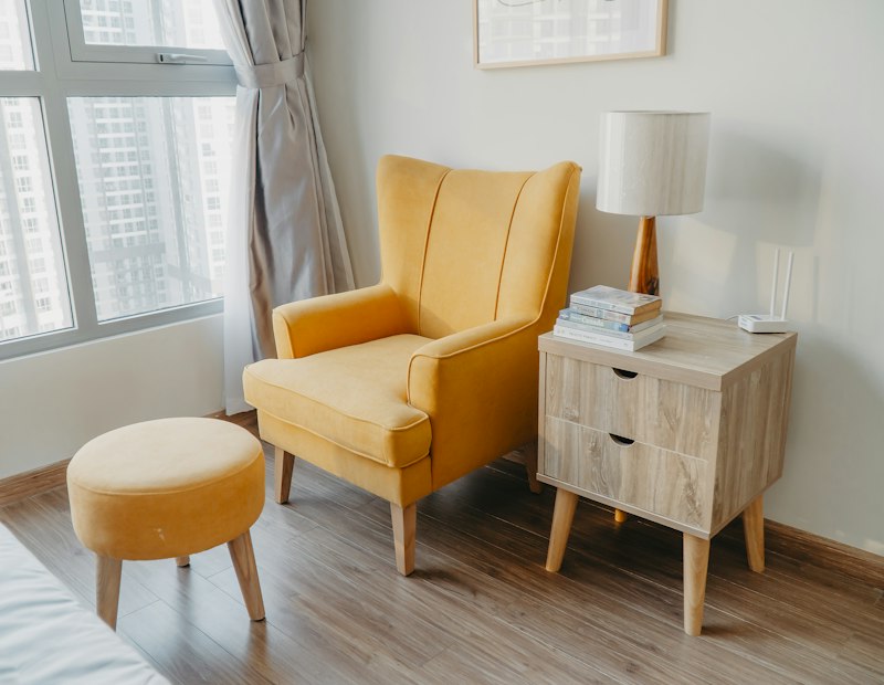 Bergère & table de chevet